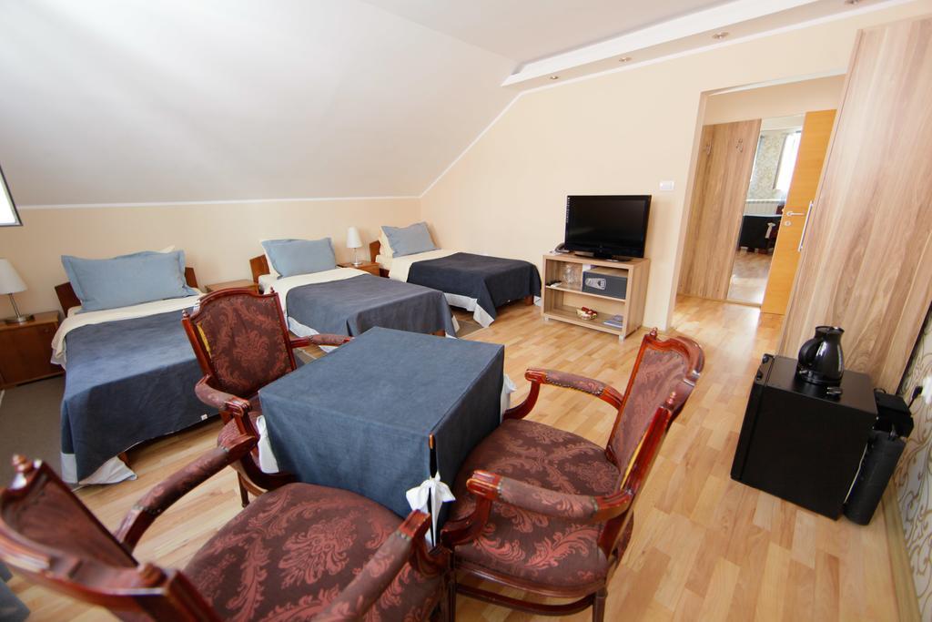 Rooms Konak Mikan Belgrade Luaran gambar