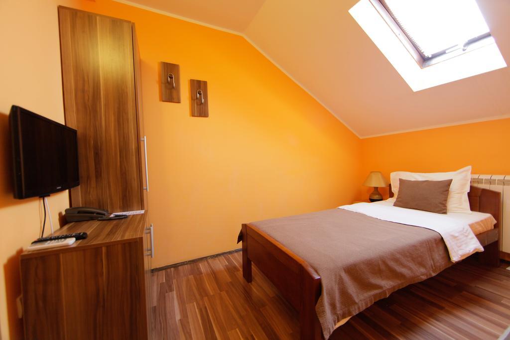 Rooms Konak Mikan Belgrade Luaran gambar