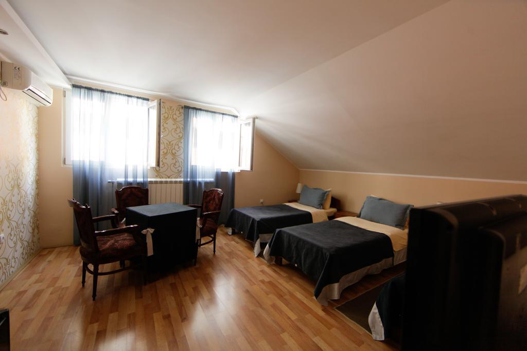 Rooms Konak Mikan Belgrade Luaran gambar